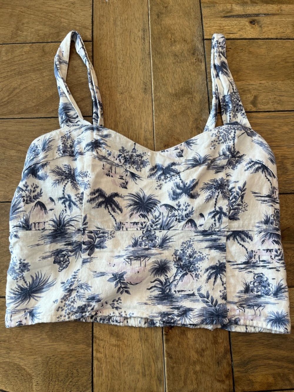Abercrombie & Fitch White with Blue Toile Print Crop Top size Medium